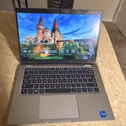 Dell Laptop Intel Core i5 - Like New (Minimal Use)