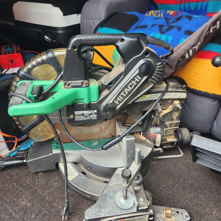 Hitachi 12in Compound Miter Saw With Laser