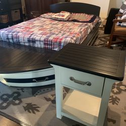 Pottery Barn Kids Full Bed With Nightstand And Lamp