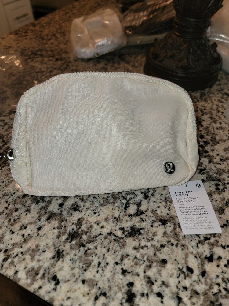 Lululemon Everywhere Belt Bag Cream Brand New 