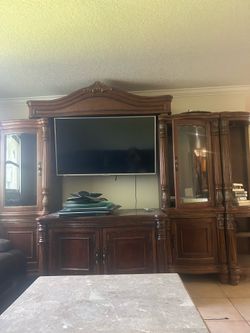 Beautiful Solid Wood Entertainment Wall Unit / Display Cabinet