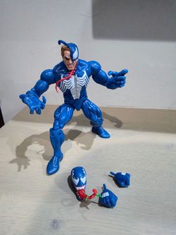 Gamerverse Venom Only - Marvel Legends Captain America vs 2 pack, Retro Video Game-Inspired Collectible 6-Inch Action Figures