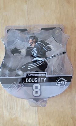 L.A. Kings Drew Doughty #8 Collector's Figure