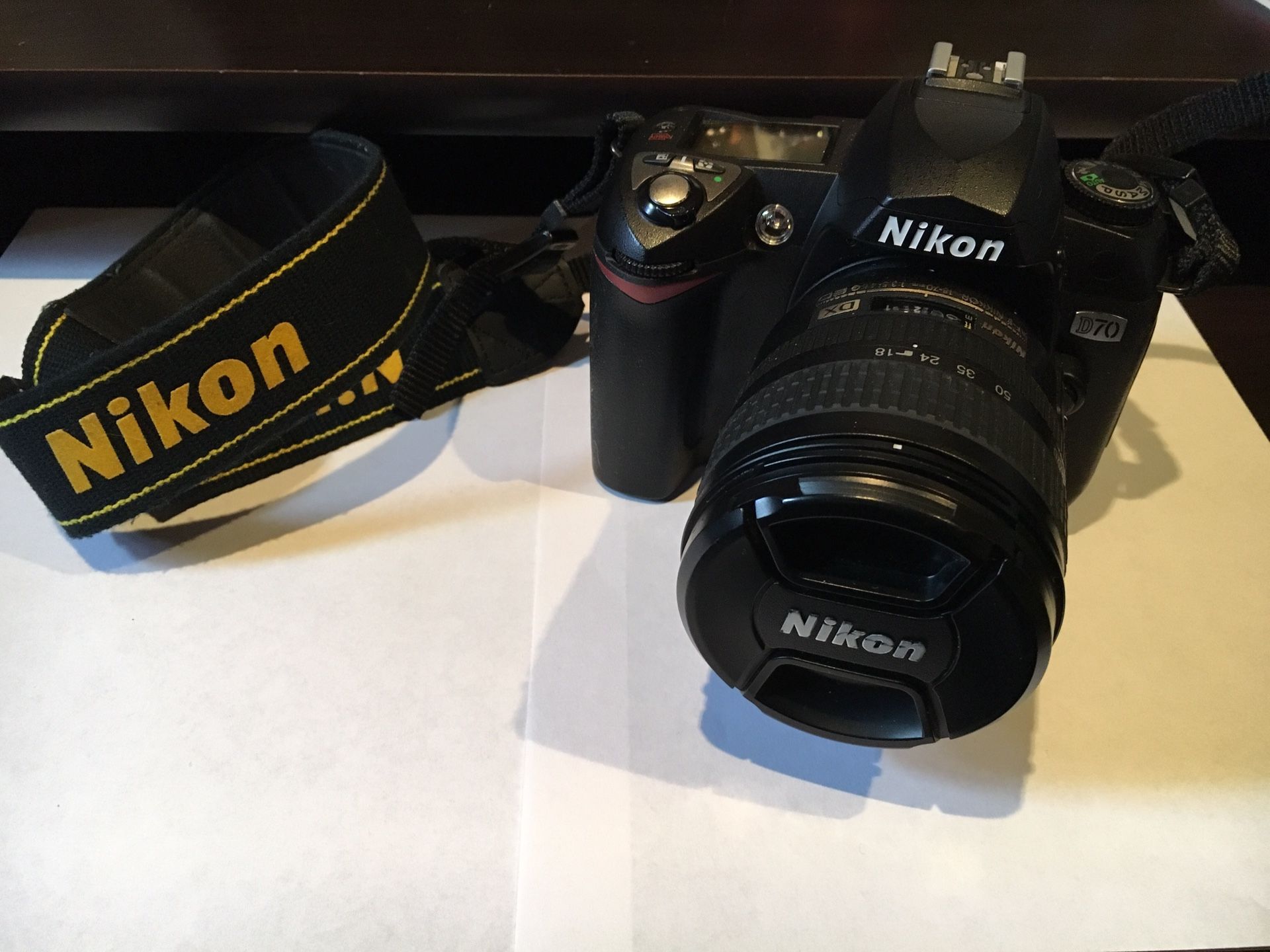 Nikon Camera with LOTS of extras!!