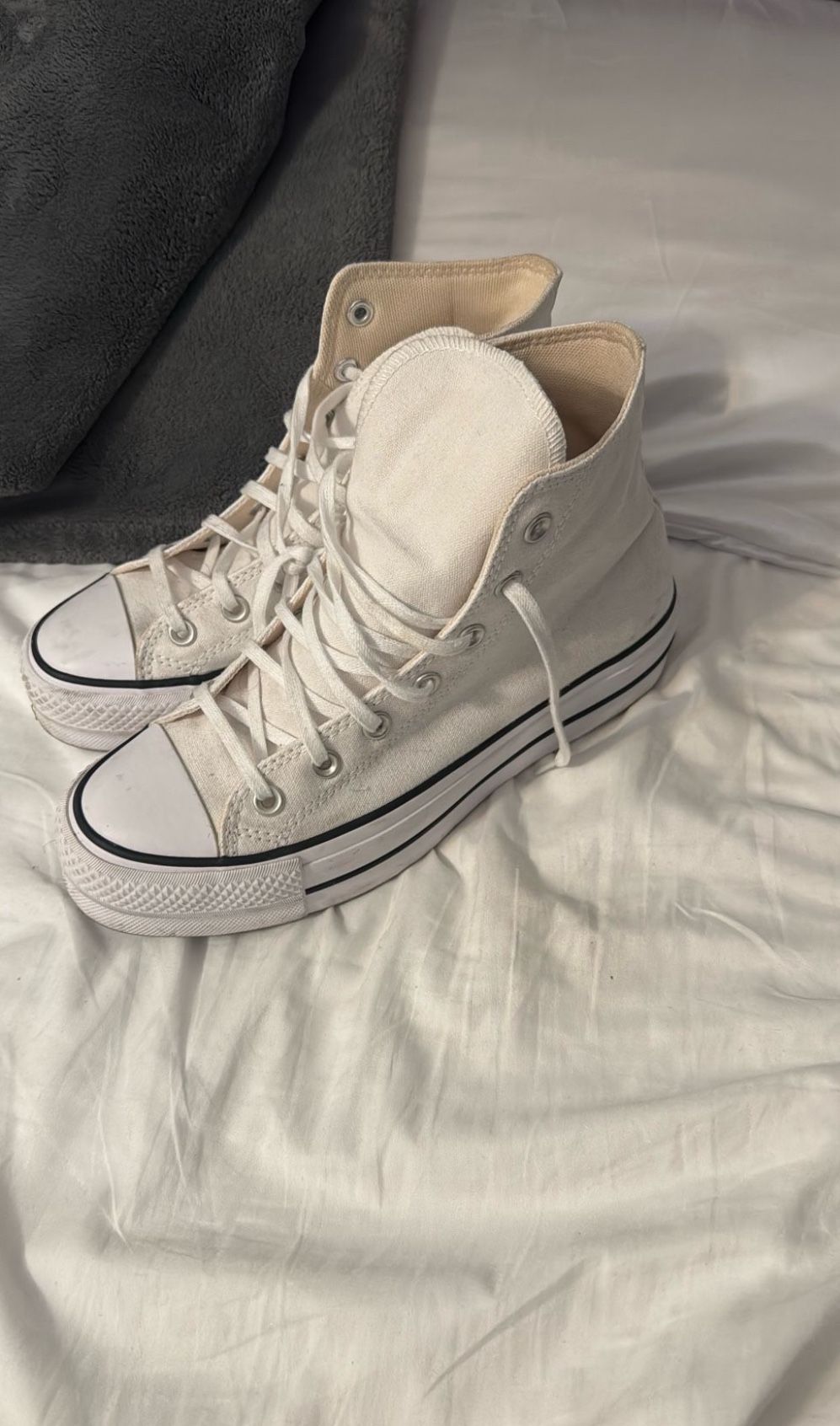 Women Converse