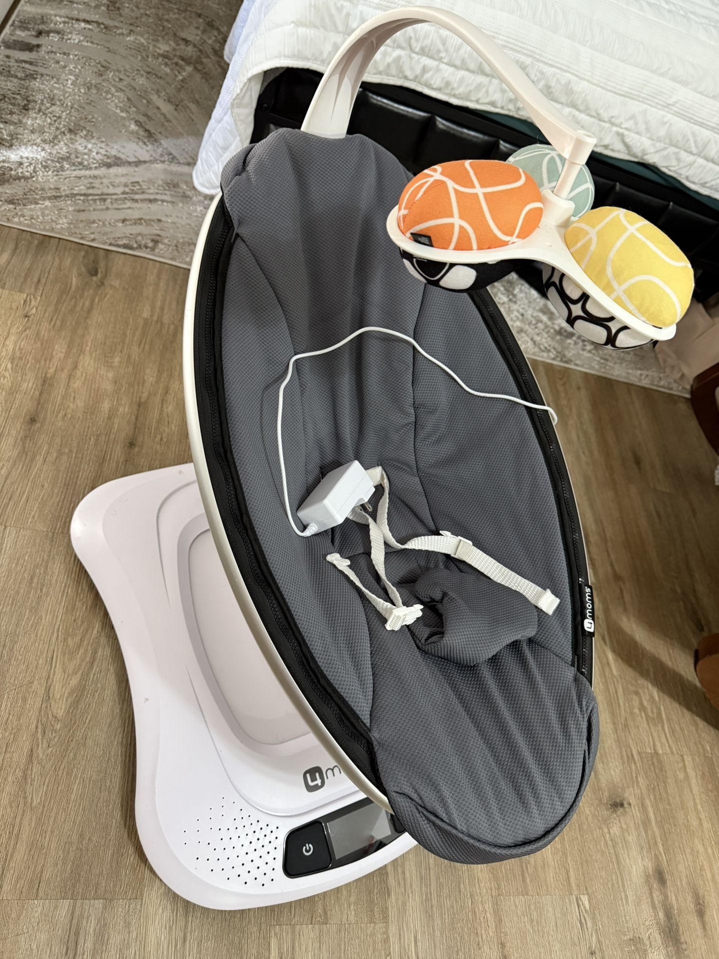 4MOMS MamaRoo 4 Infant Seat Baby Swing