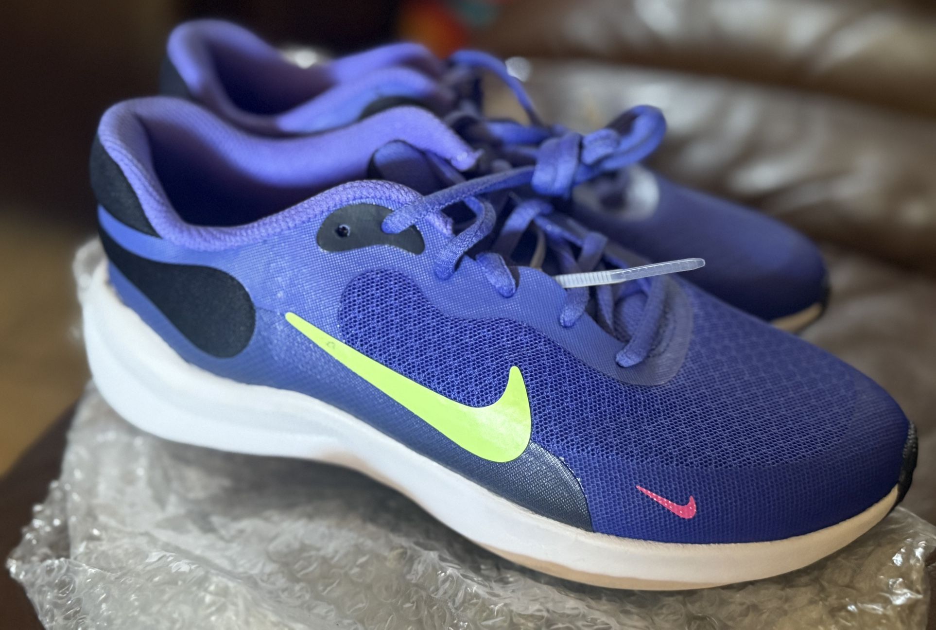 Nike Revolution 7 Ultramarine/Lime Girls Sneakers Size