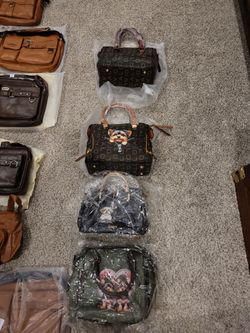 Lot of Mixed Handbags and PursesCrossbody men in ladies' bags.