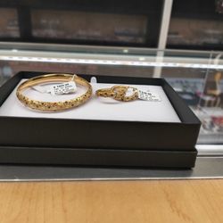 14k Gold Bracelet And Earrings Different Price And Gram Layaway Available 10% Down If You Interested Ask Maribel Thank You 