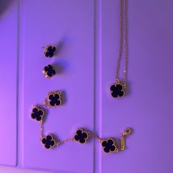 Clover Earrings, Necklace, bracelet Set With Black Gem 