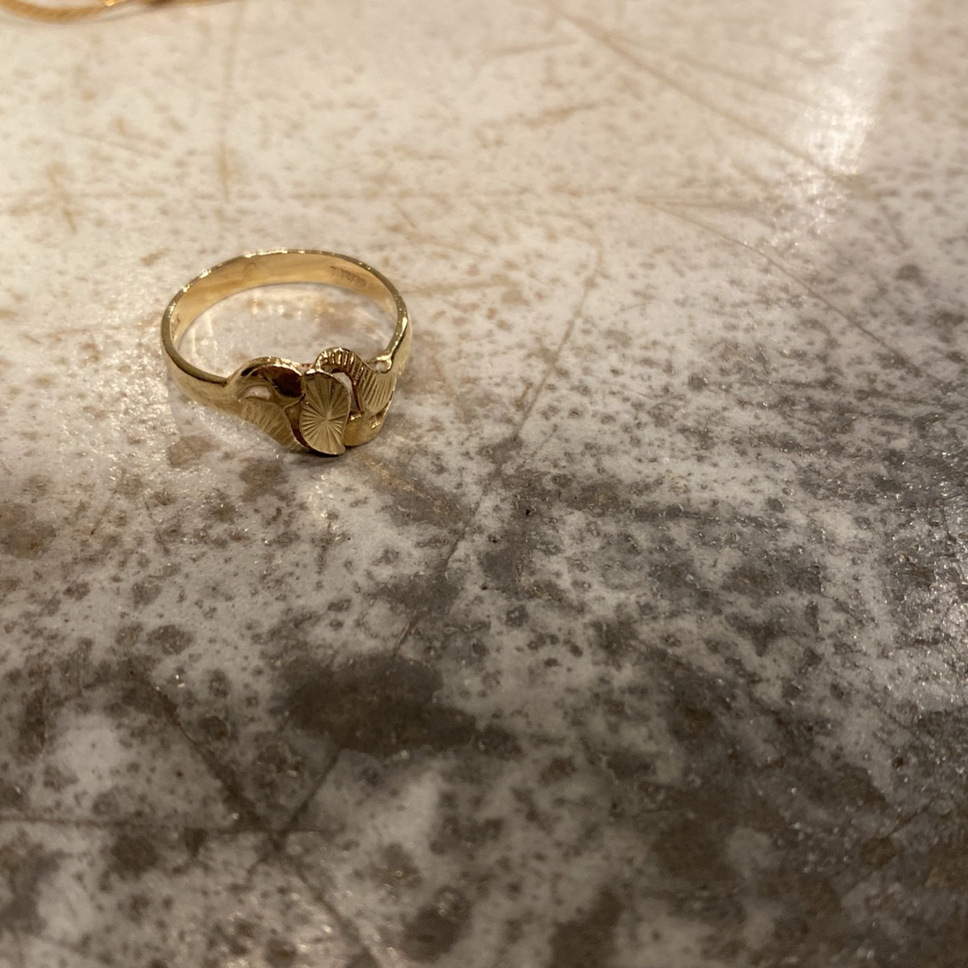 Beautiful Modern Style 14k Gold Ring