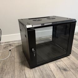 9U Wall Mount Locking Server Rack Enclosure