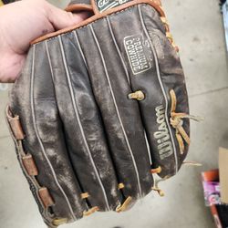 Baseball Righhanded Wilson Leather Glove