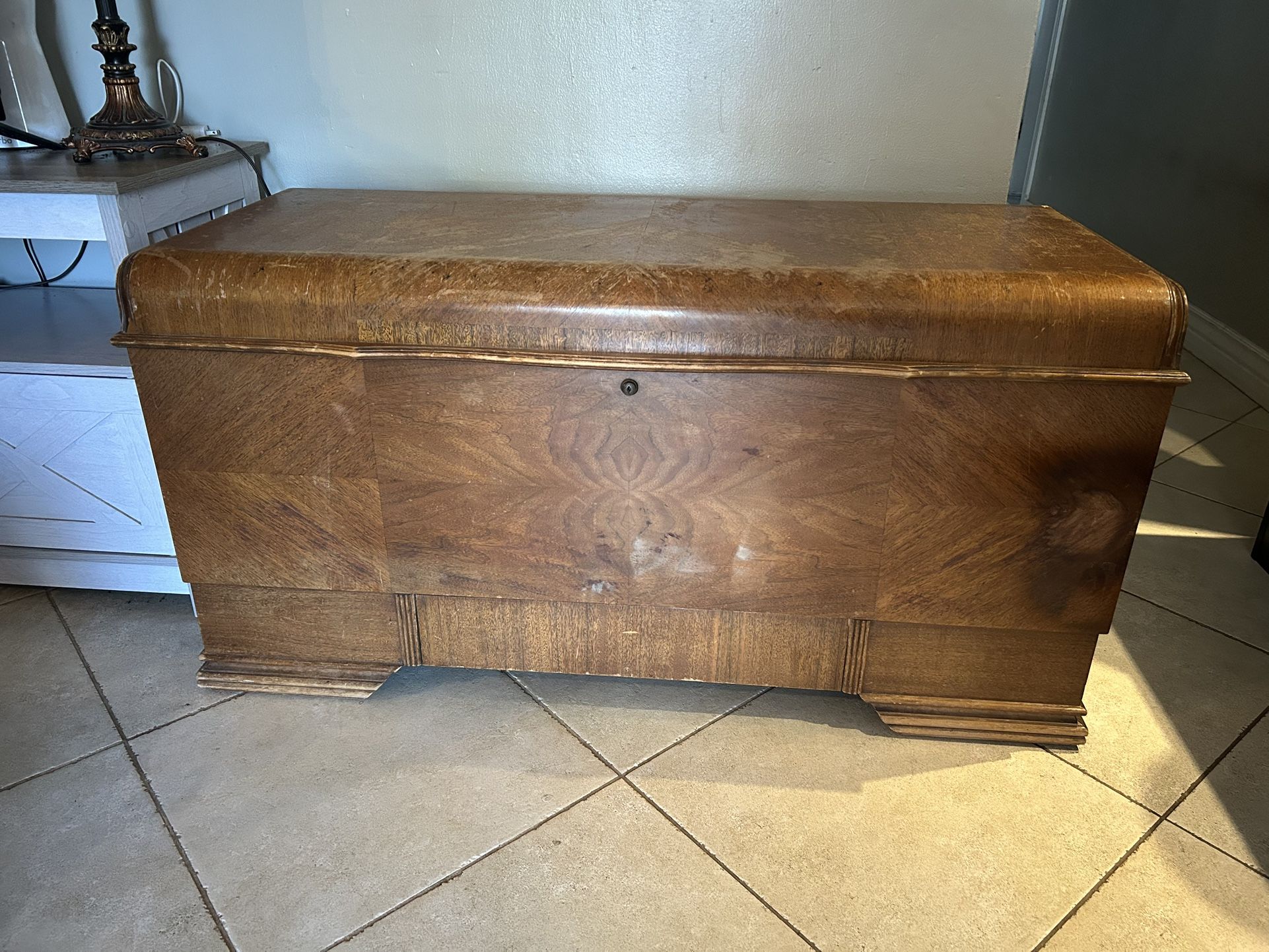 Vintage lane cedar chest from 1941