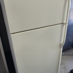 Kenmore Refrigerator Apartamento W30 H65 Firm Price 