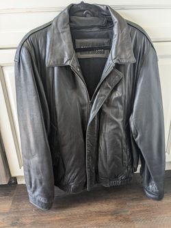 Nice Leather Bomber Jacket Kenneth Cole Size Large 