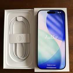 Apple iPhone 17 256 GB Black (Factory Unlocked) with Case and 2 Privacy Screen Protectors!