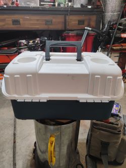 large capacity tackle box