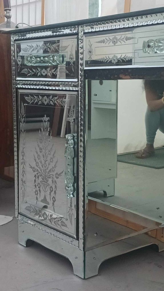 Gorgeous Antique Art Deco Etched Desk Tavle, Delivery