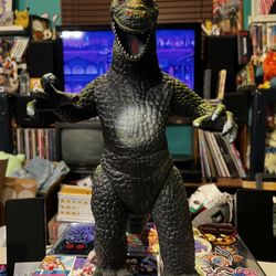 Godzilla 1997 Dormel 15" Figure Godzilla  Yellow Stripe TOHO King Monsters KAIJU
