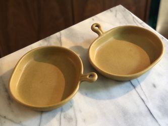 Pair of Bennington Pottery Handled Bistro Plates