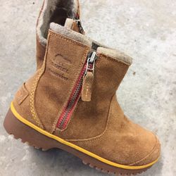 Women’s Sorel Waterproof Short Boots, Size 7