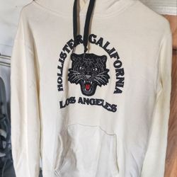 Sweatshirt.