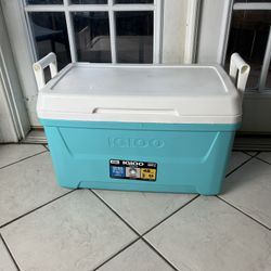 Igloo Laguna 48 QT Hard-Sided Cooler