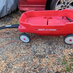 Radio Flyer Plastic Wagon Functions 100 Percent Jas Some Paint On It But Functions 100 Percent 