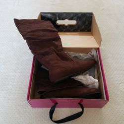 New Size 8 Women's Brown Suede Flat Boots