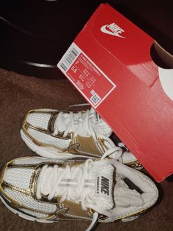 W/ Nike Zoom Vomero 5