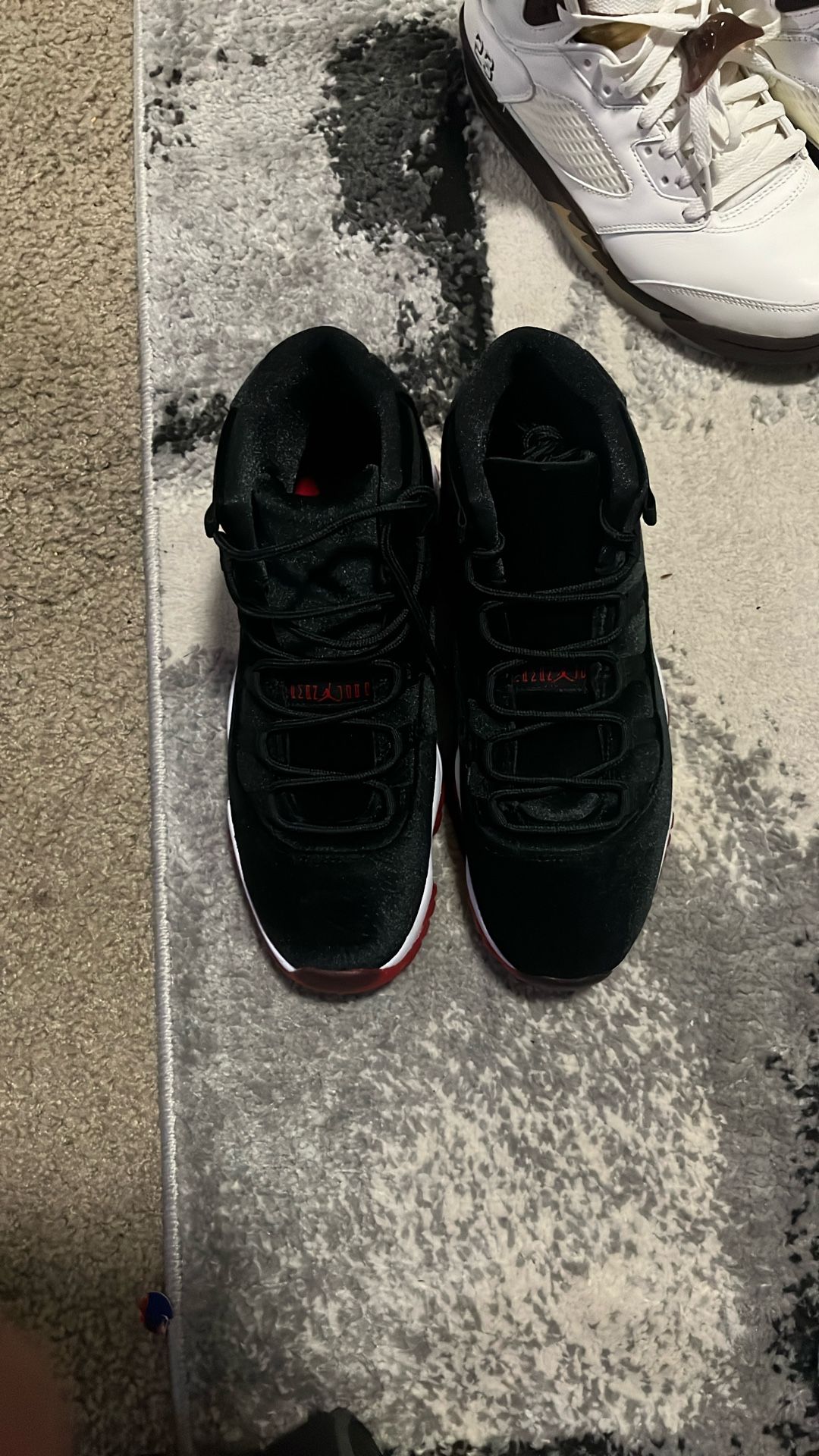 Jordan 11 Velvet Bred