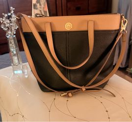 NWOT-Classic Anne Klein Black & Tan Leather Shoulder Tote