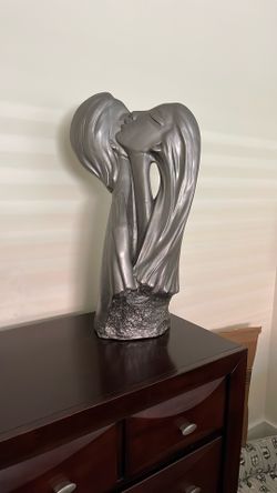 Soulmates Statue