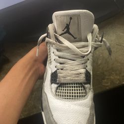 Jordan 4 Military’s 