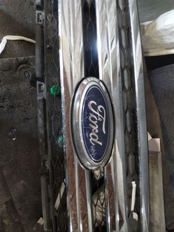 Edge Ford Grille 2011