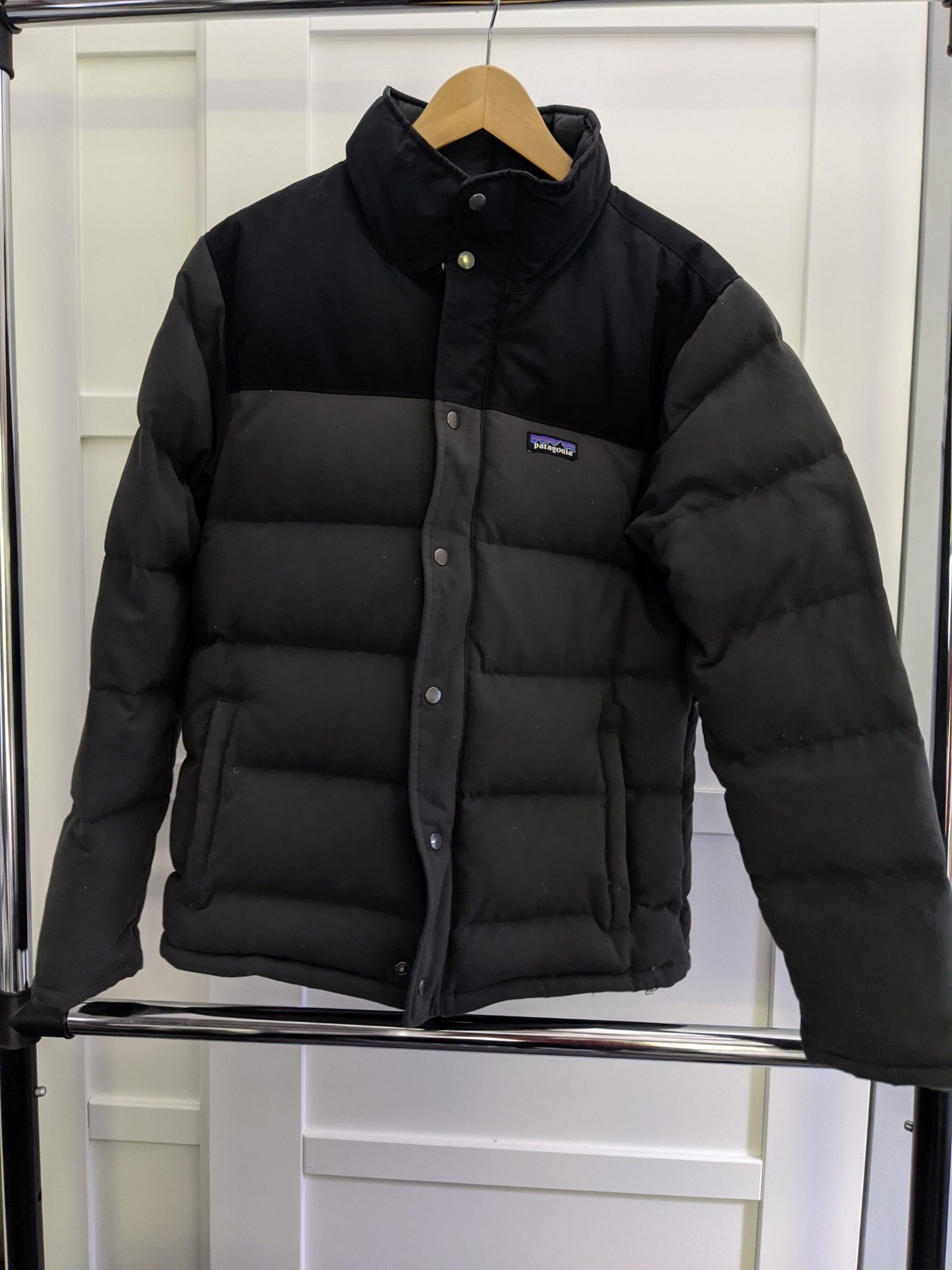 Patagonia - Small Down Jacket Grey