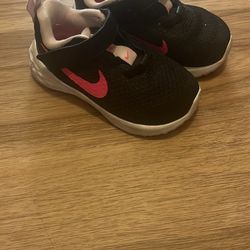 toddler nikes