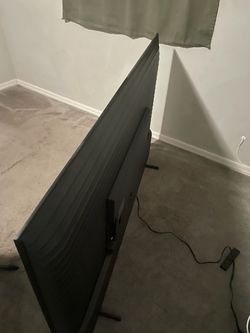 70 inch Samsung 4k HD smart tv pretty new