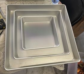 Wilton 16”, 12”, 8” Cake Pan Set
