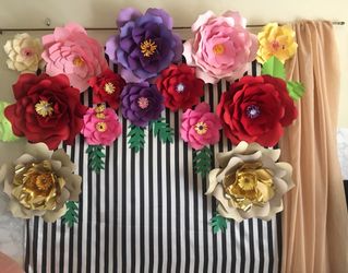 SET OF 6 PAPER FLOWERS