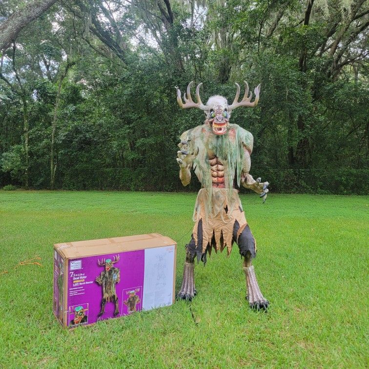 7.5ft Marsh Monster Halloween Animatronic