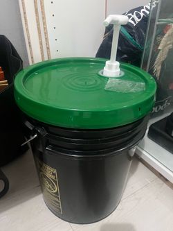 5 gallons plus pump of laundry detergent