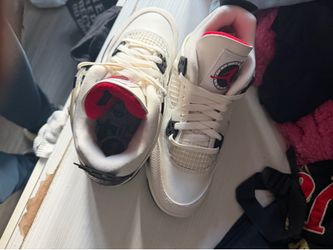 Jordan 4s sz 5.5 boys