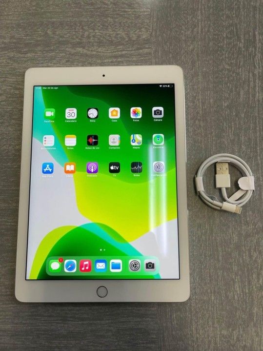 iPad Air 2, iCloud Unlocked, Excellent Condition.