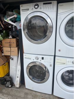 Lg Stackable  Washer and gas dryer  Excellent working condition  W27 D30 H78 3 months warranty parts and labor only