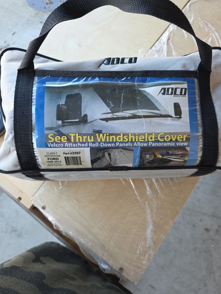 According RV Windshield Cover / Motorhome