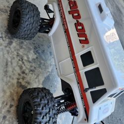 Traxxas X-maxx 8s Snap-On van w extras