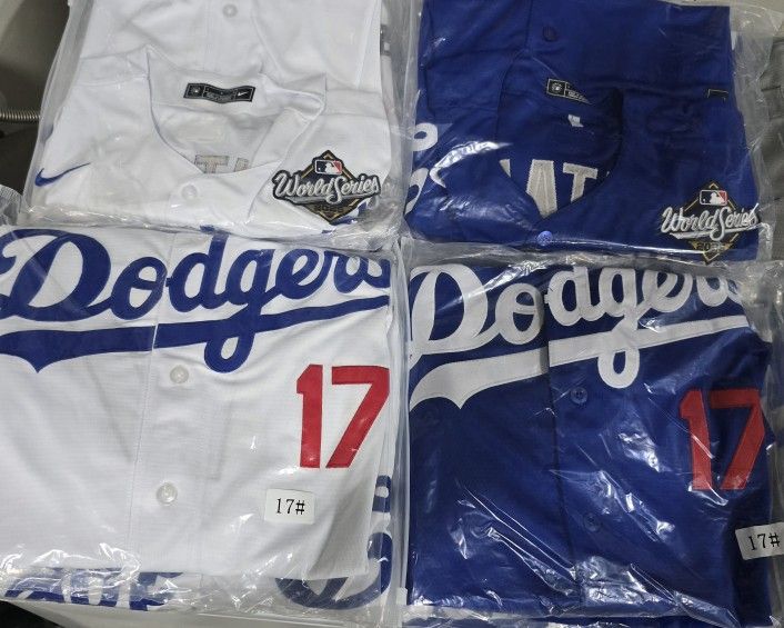 WORLD SERIES DODGERS JERSEY OHTANI OR FREEMAN $50. CASH PLEASE!!!