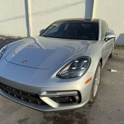 2017 Porsche Panamera